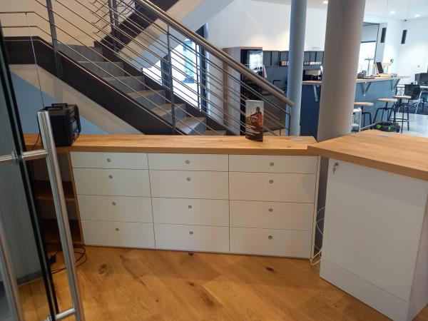 Schublade in Theke