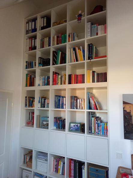 Bücherregal in weiß