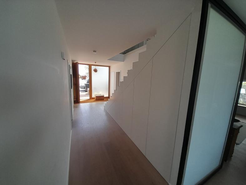 Einbauschrank unter Treppe